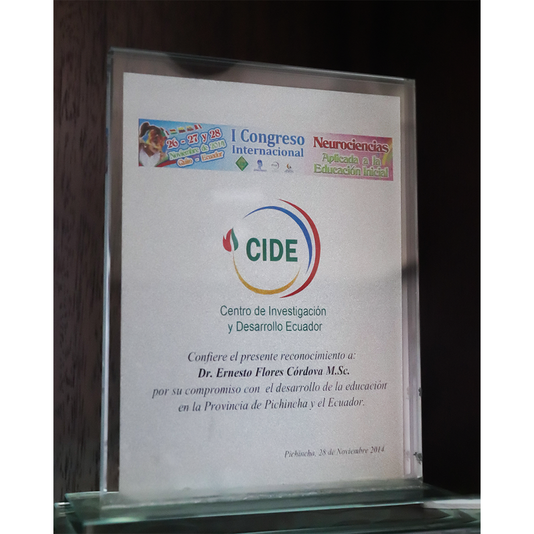 Reconocimiento por aporte al desarrollo educativo