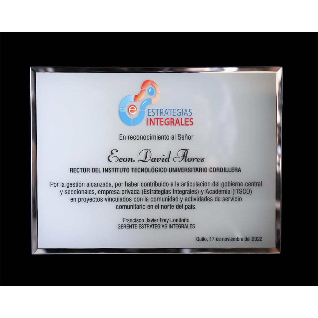 Reconocimiento a Econ. David Flores